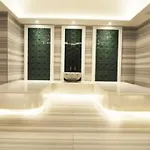 Live Lavishly Balcony 30 Floor Apartman