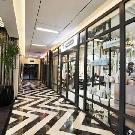 Live Lavishly Balcony 30 Floor Апартаменты *