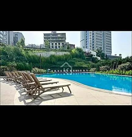 Live Lavishly Balcony 30 Floor Lejlighed