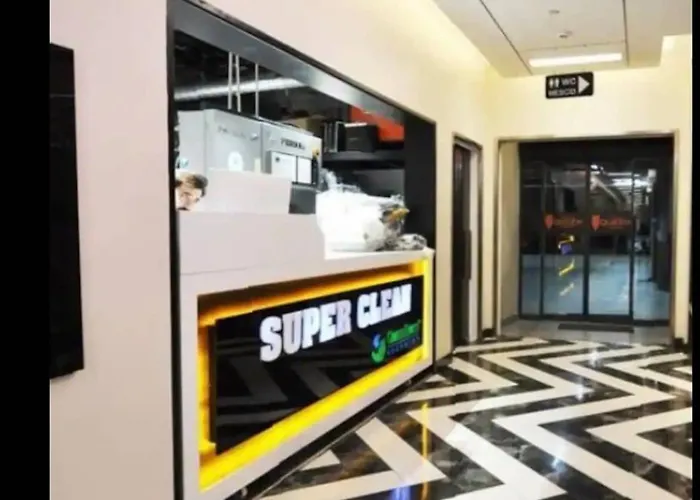 Live Lavishly Balcony 30 Floor Daire *