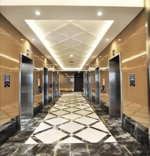 Live Lavishly Balcony 30 Floor דירה