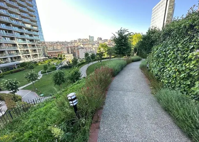 Live Lavishly Balcony 30 Floor *